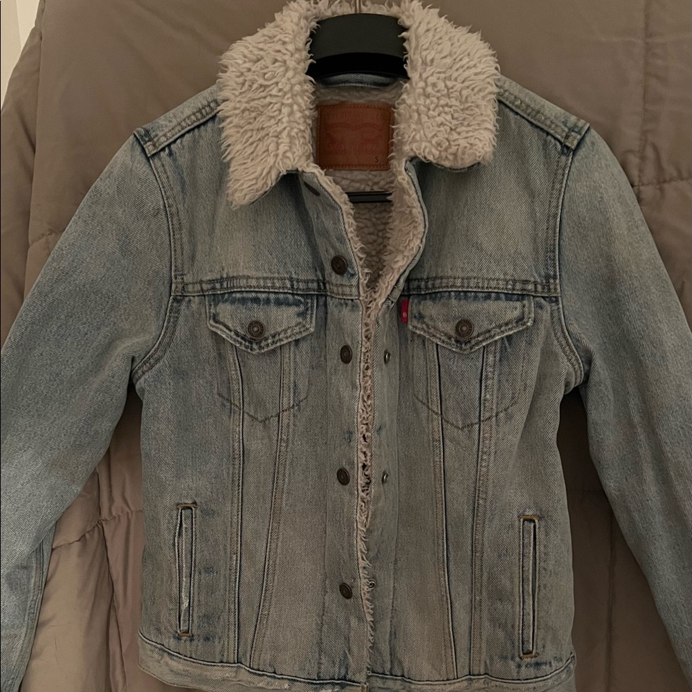 Vintage Levi’s Sherpa-lined Coat/Jacket